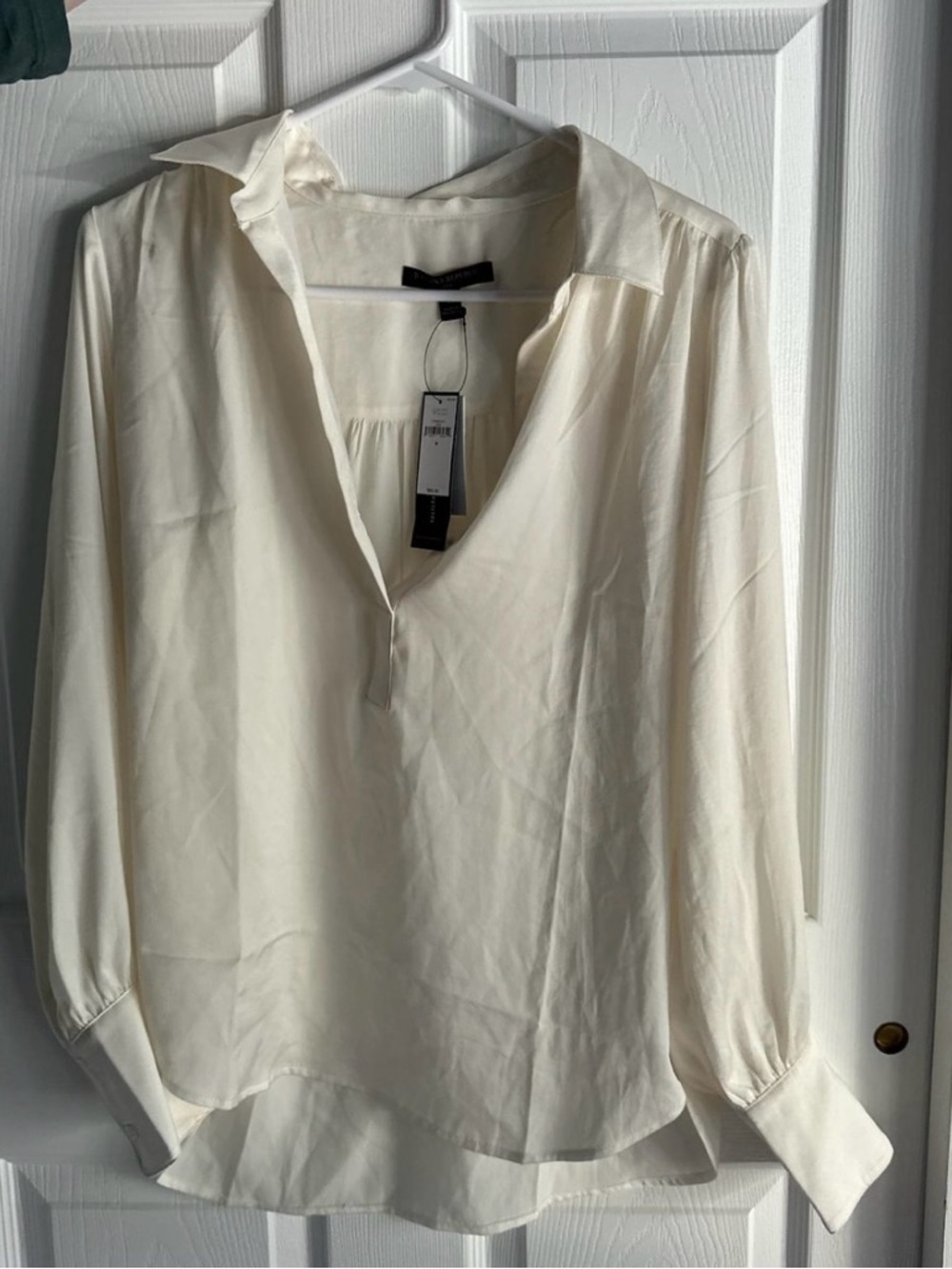 Banana Republic Women’s Ivory Split Neck Blouse - Medium NWT